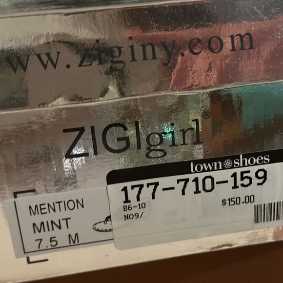 Gorgeous sparkly sandals. - Picture 4 of 5